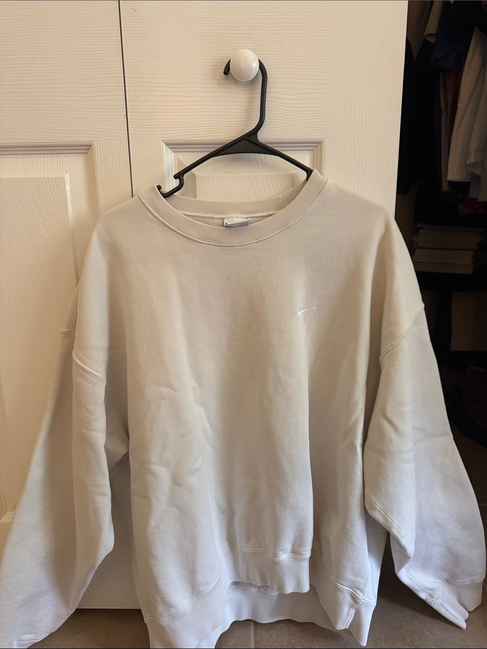 Nike Men’s Cream Crewneck Sweatshirt